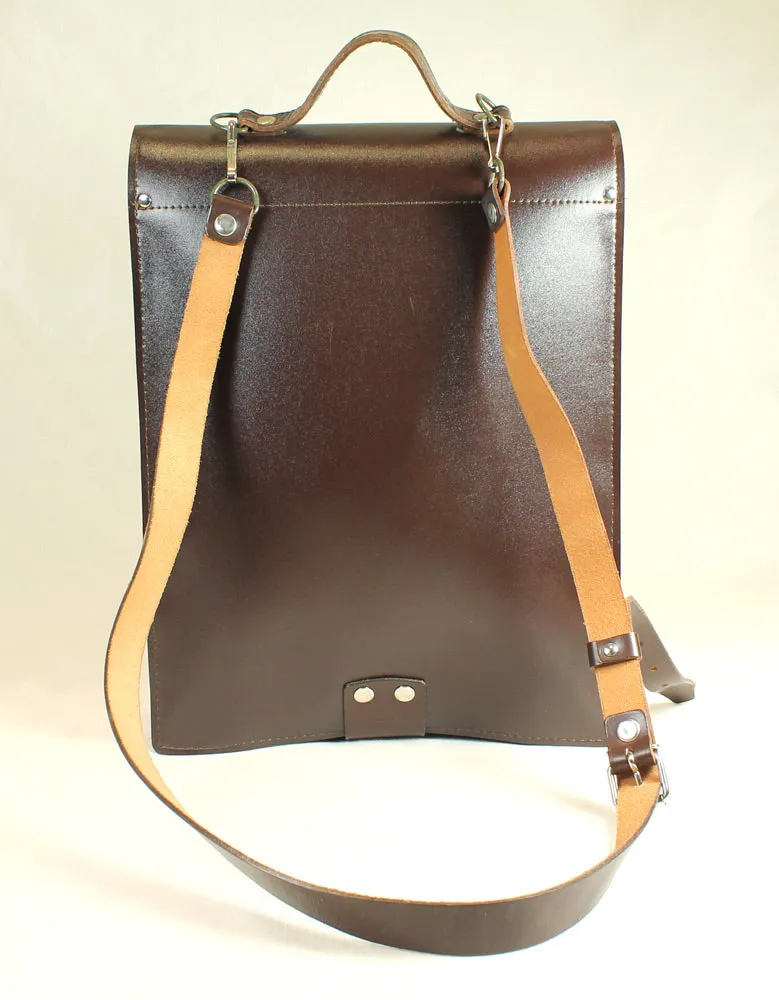 CZECH BROWN MESSENGER BAG