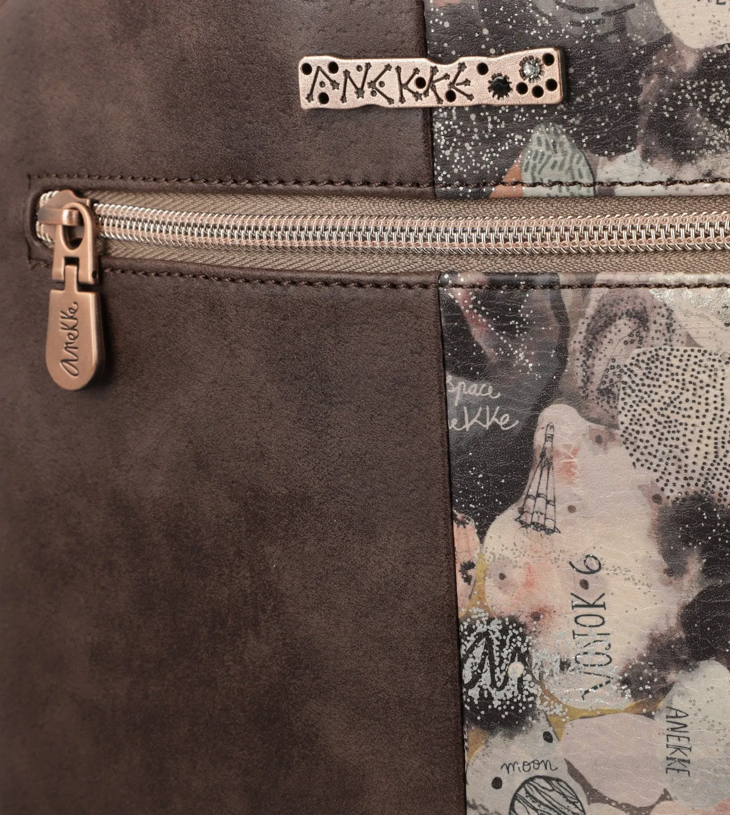 Elegant universe crossbody bag with a printed design