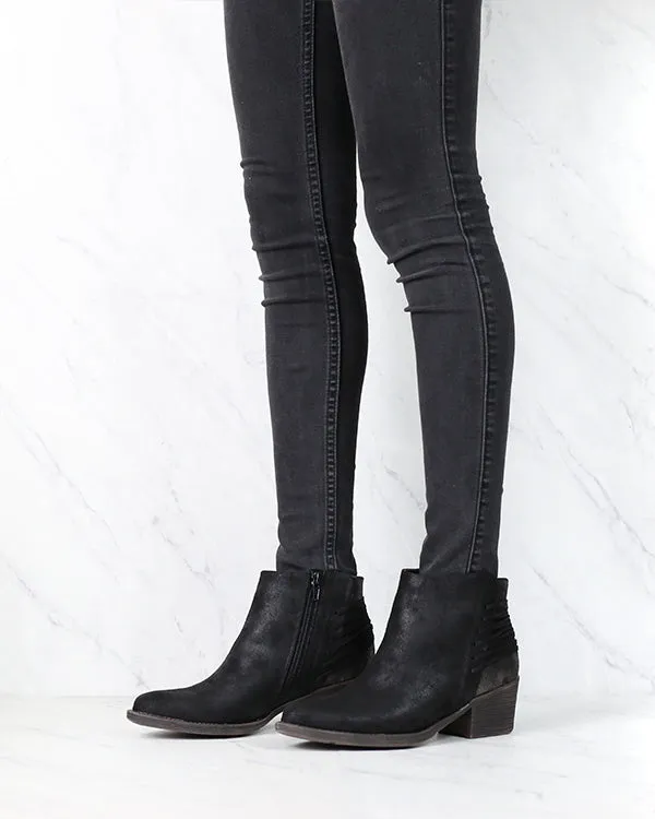 FINAL SALE - Very Volatile - Valence Lace Back Ankle Booties in Black