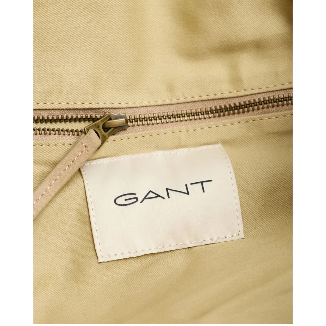 GANT Tonal Shield Duffel Bag 9970052 Dry Sand