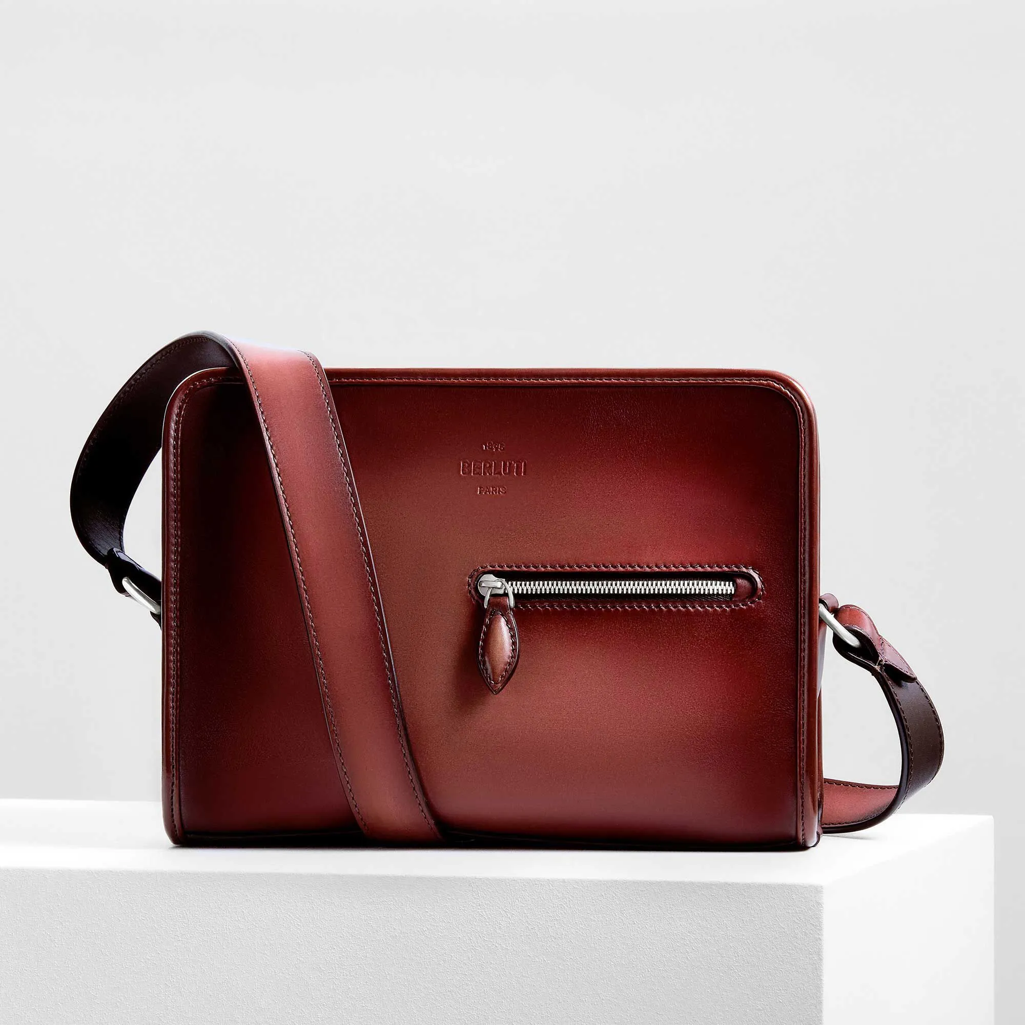 Journalier Leather Messenger