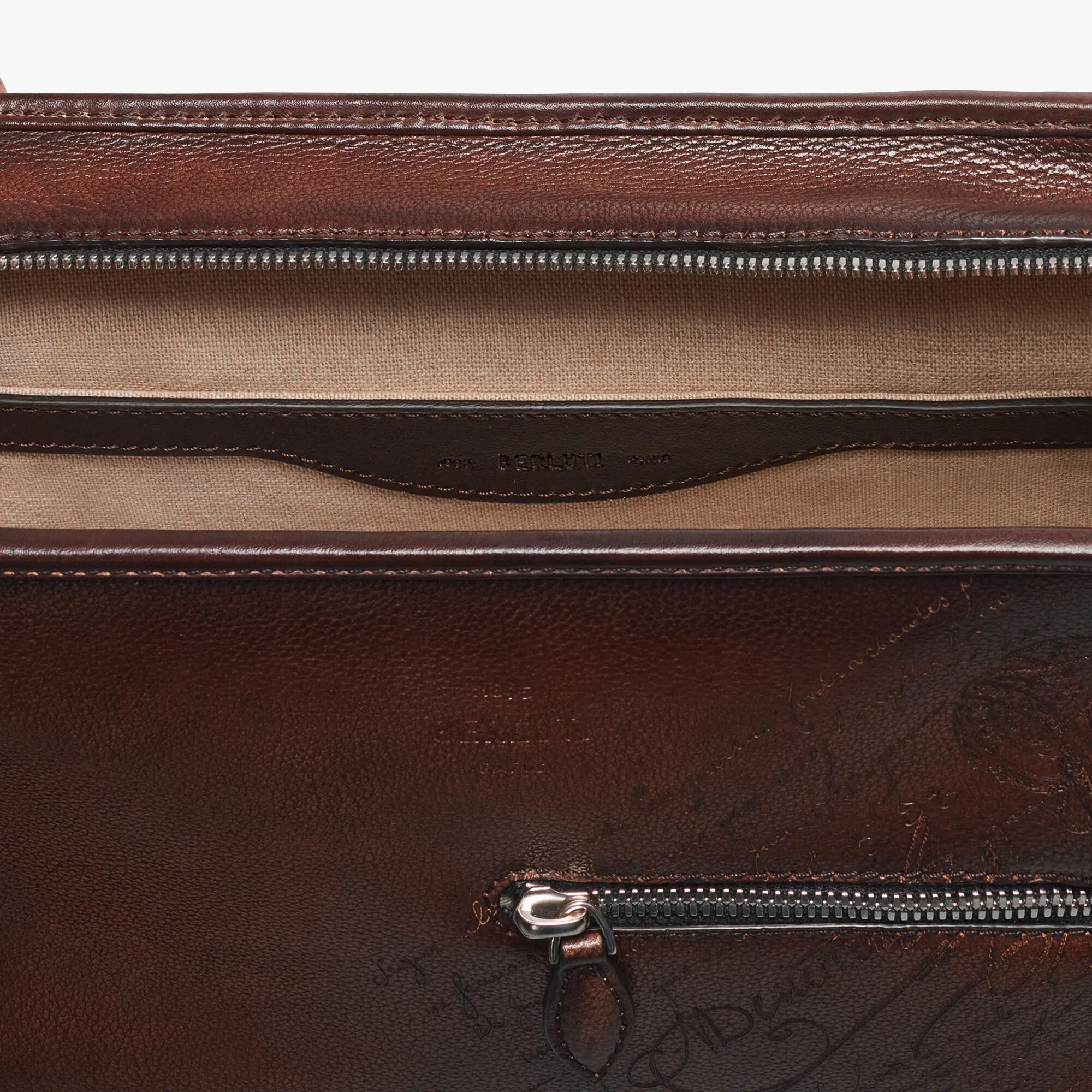 Journalier Scritto Leather Messenger