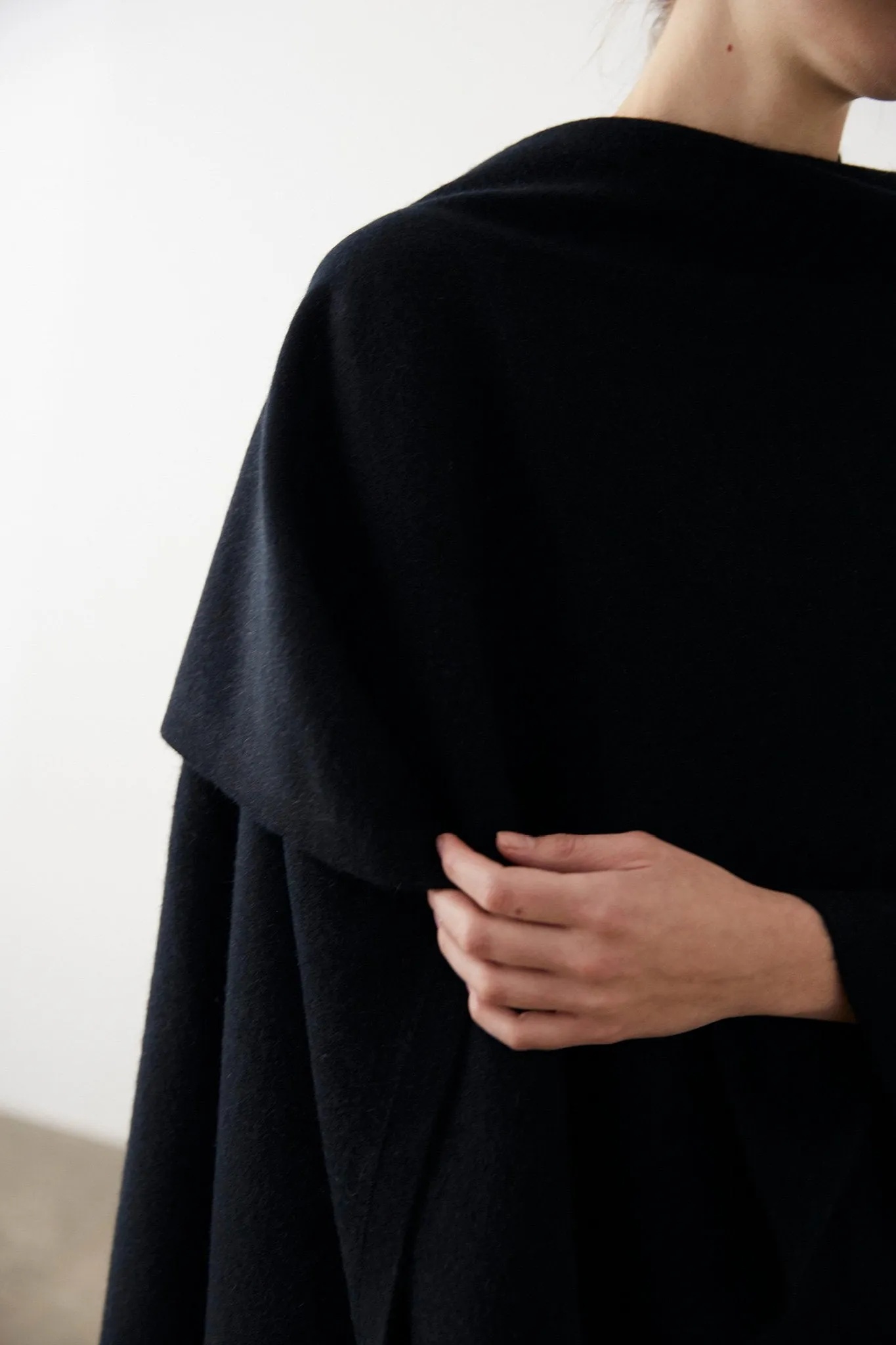  Marle      Exclusive Matilda Poncho - Black 