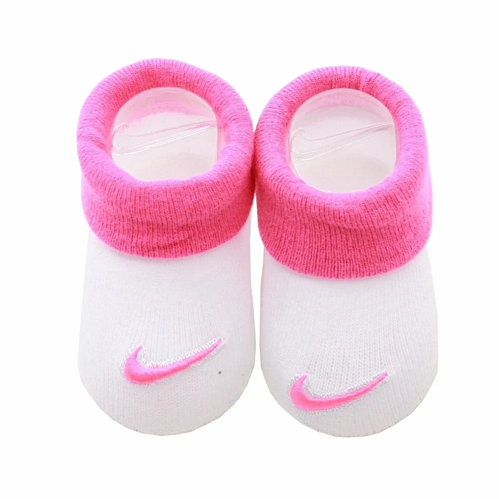 Nike Infant Girl's Swoosh Bubble Heart 3-Piece Set (Hat, OneZ & Booties)