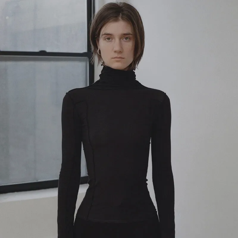 Omato Turtleneck - Black