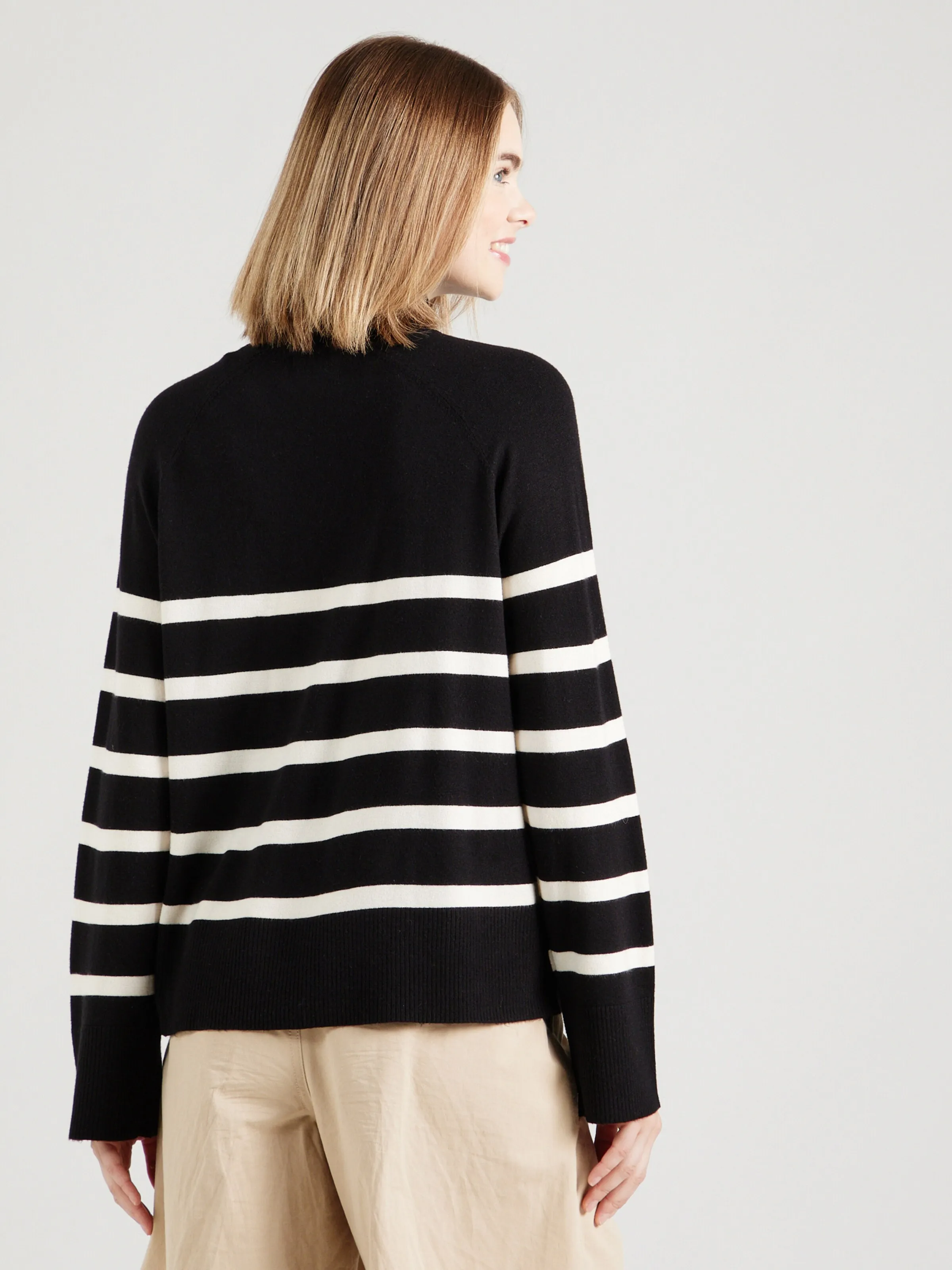 PIECES Sweater 'PCSIA' in Black