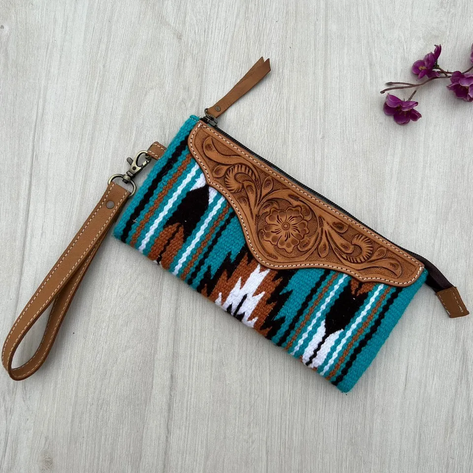 The Design Edge - Tooled Saddle Blanket Clutch – TSB41D - Brown Tooled Leather