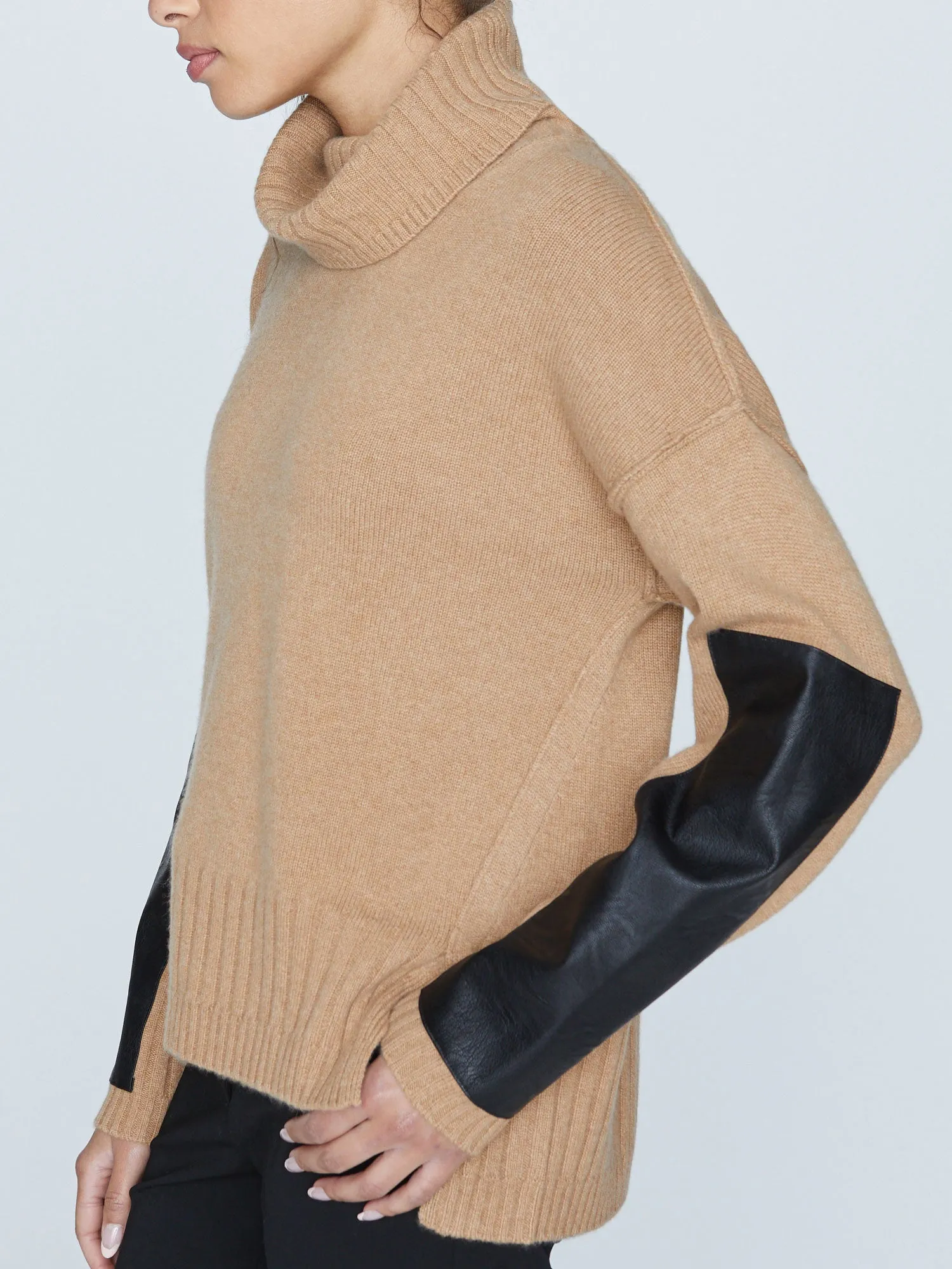 The Yumi Turtleneck