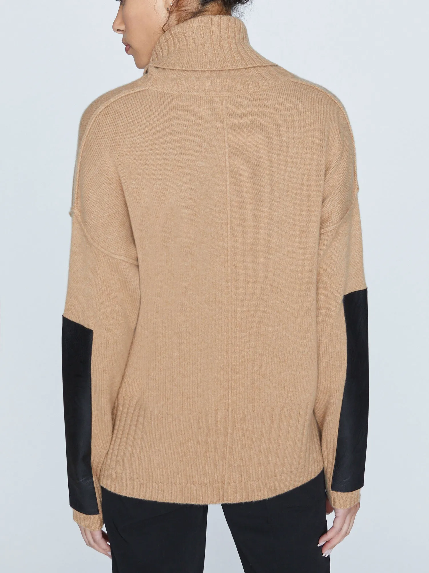 The Yumi Turtleneck