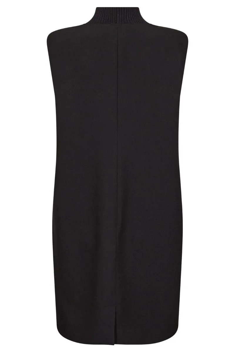 Vola Rib Turtleneck Dress | Black | Kjole fra Co'couture